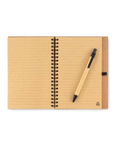Quaderni rivestiti di sughero con penna e...